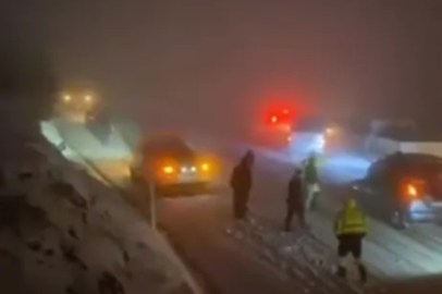 Gürsu TOKİ yolu kar yağışı ulaşımı aksattı.