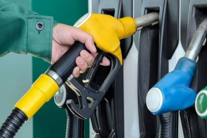 Akaryakıtta zam yağmuru! Benzine ve motorine çifte darbe