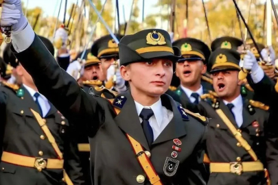 TSK'dan ihraç edilen Teğmen Ebru Eroğlu davasında karar çıktı