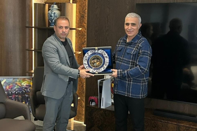 CHP Gürsu Eski İlçe Başkanı Cavit Kaya’dan Bitlisliler Derneği Ziyareti ve Plaket Töreni