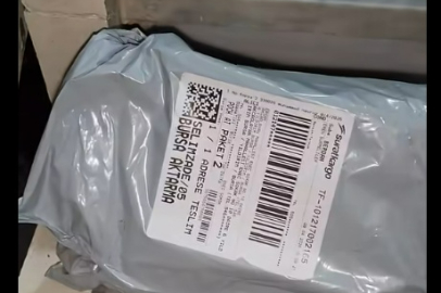 Bursa'da kargocu 27 bin liralık ürünü merdivene teslim etti!