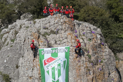 BURSAPOR BAYRAĞI ERİCEK’İN ZİRVESİNDE
