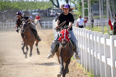 Bursa’nın Fethi’nin 700’üncü yılında 'Rahvan At Yarışları' heyecanı... 78 at birinciliğe koştu