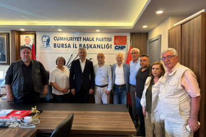 Yeşil Sol Parti’den CHP Bursa İl Örgütüne Dayanışma Ziyareti: “Demokrasiye Saldırılar Hepimizi İlgilendiriyor”