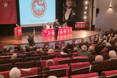 Demokrat Parti Bursa İl Kongresi’nde Ali Kamil Göral’dan birlik, mücadele ve yeniden yapılanma mesajı