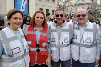 EMADDER Bursa'dan 26 Temmuz Çağrısı: "Türkiye Tek Yürek Kademeli Emeklilik İçin Meydanlarda Olacak" Gürkan Şimşek öncülüğündeki EMADDER Bursa İl Temsilciliği, vatandaşları 15 Temmuz Demokrasi Meydanı'ndaki buluşmaya davet etti